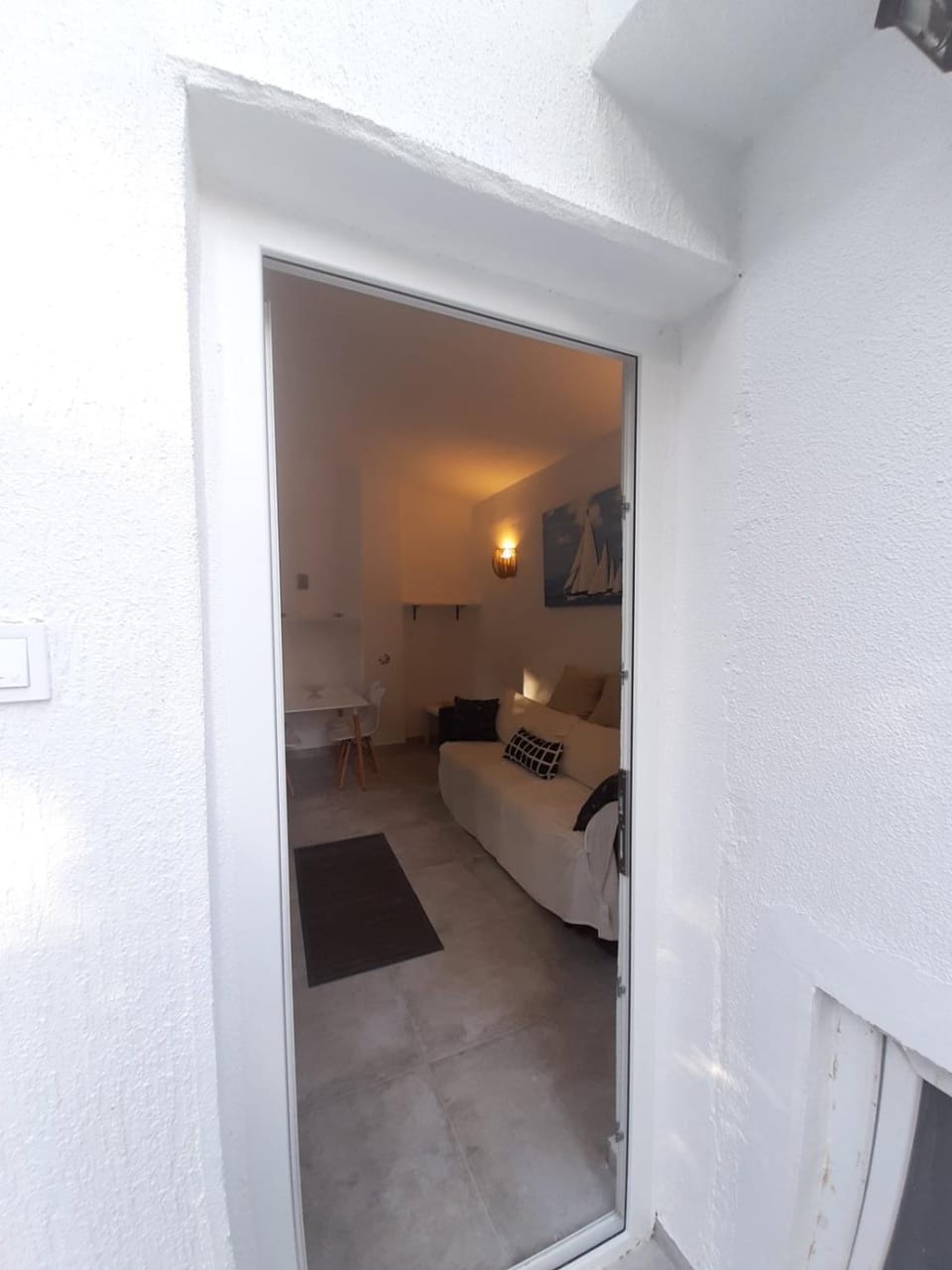 Facade/entrance, Bed