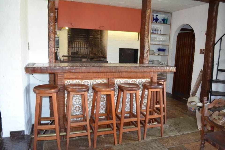 BBQ facilities, Kitchen or kitchenette, Dining area, minibar, oven, pet friendly, stove