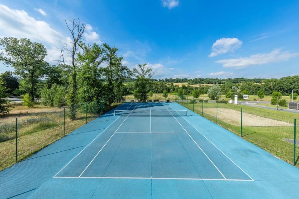 Tennis court