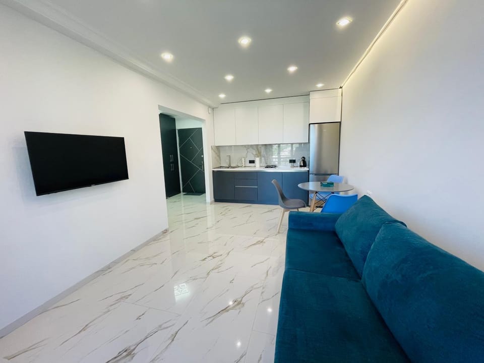 TV and multimedia, Kitchen or kitchenette, Living room, Lounge or bar, Seating area, kitchen, kitchen