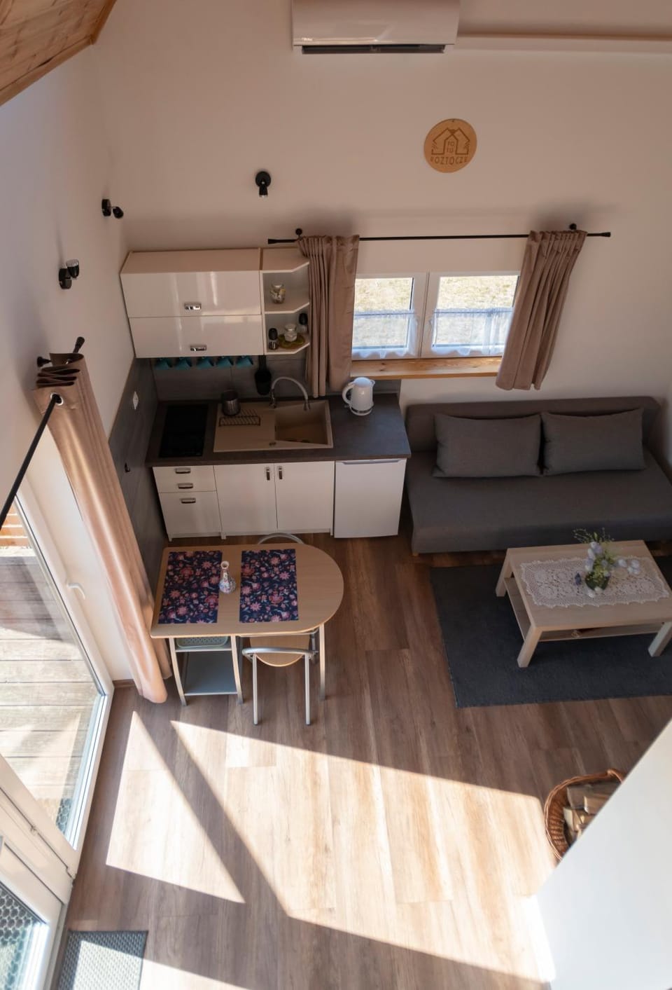 Kitchen or kitchenette, Living room, Seating area