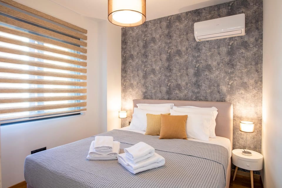 Bed, Bedroom, air conditioner