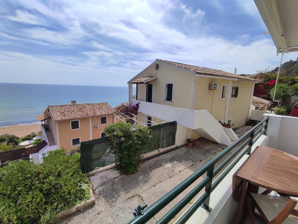 Neighbourhood, Balcony/Terrace, Sea view, Street view