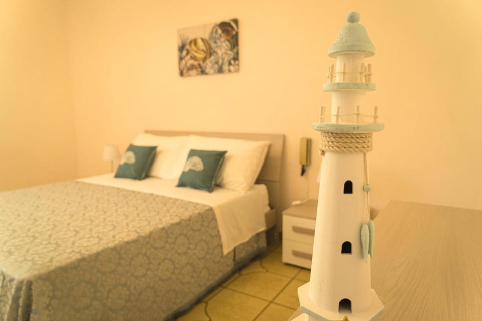Nearby landmark, Bed, Bedroom