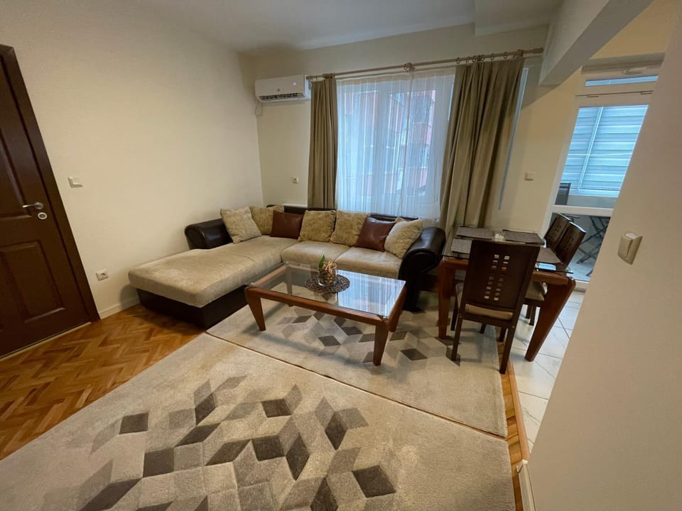 Apartment The Room Apartment in Burgas