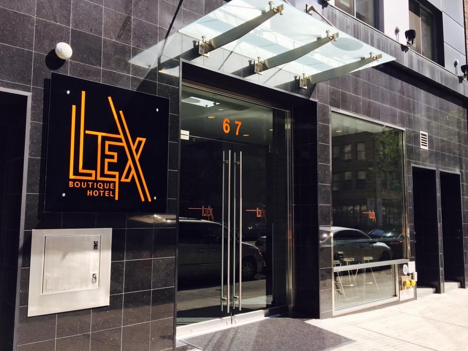 Facade/entrance