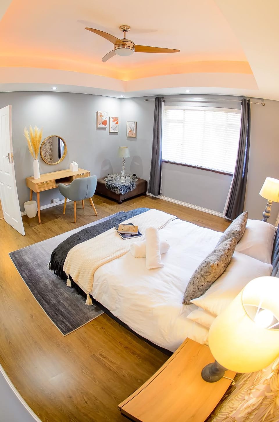 Photo of the whole room, Bedroom