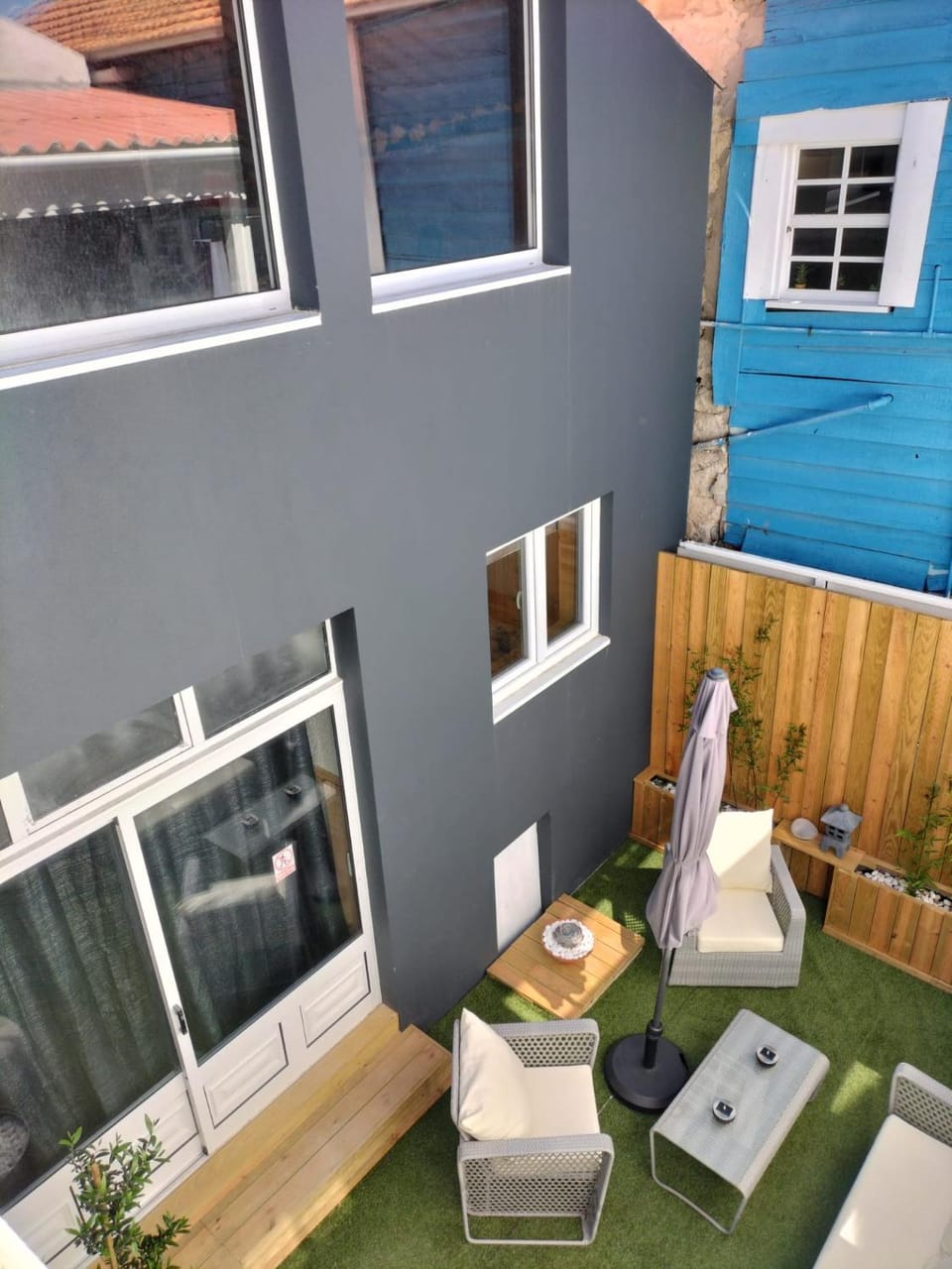 The Violet House House in Aveiro District, Portugal