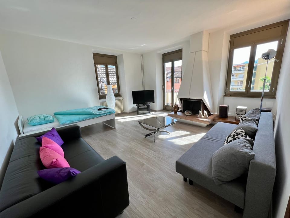Communal lounge/ TV room, TV and multimedia, Living room, Seating area, Evening entertainment