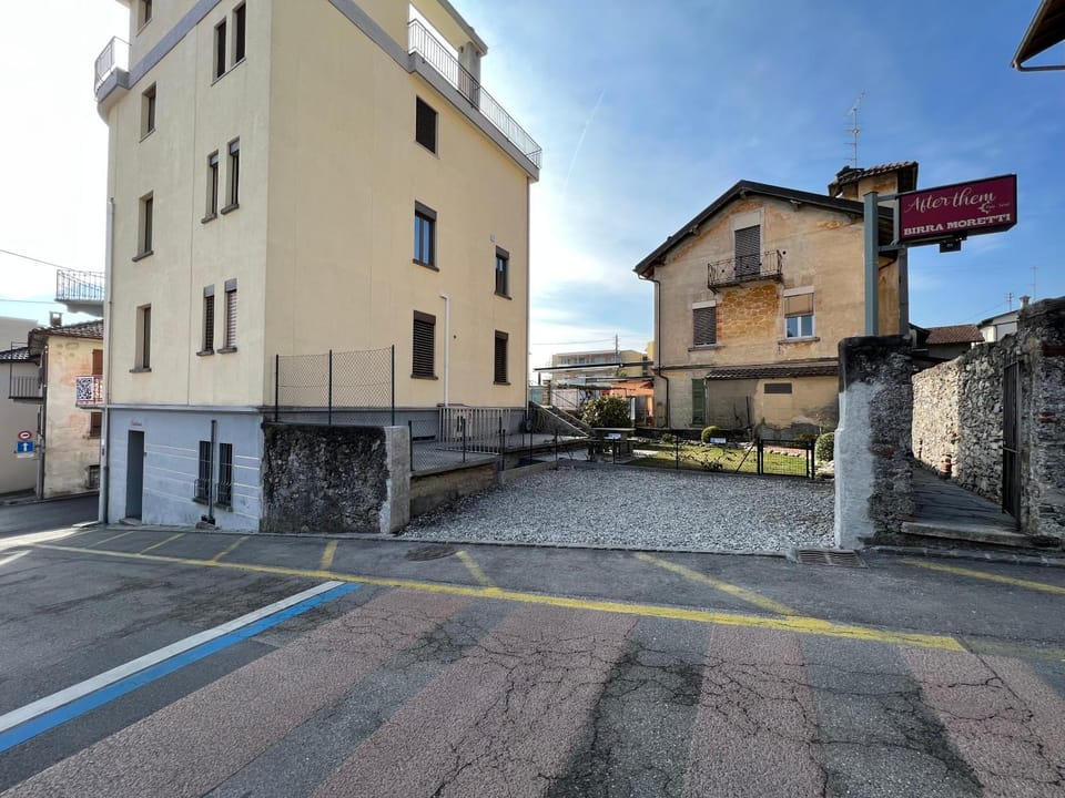 Property building, Street view, Parking