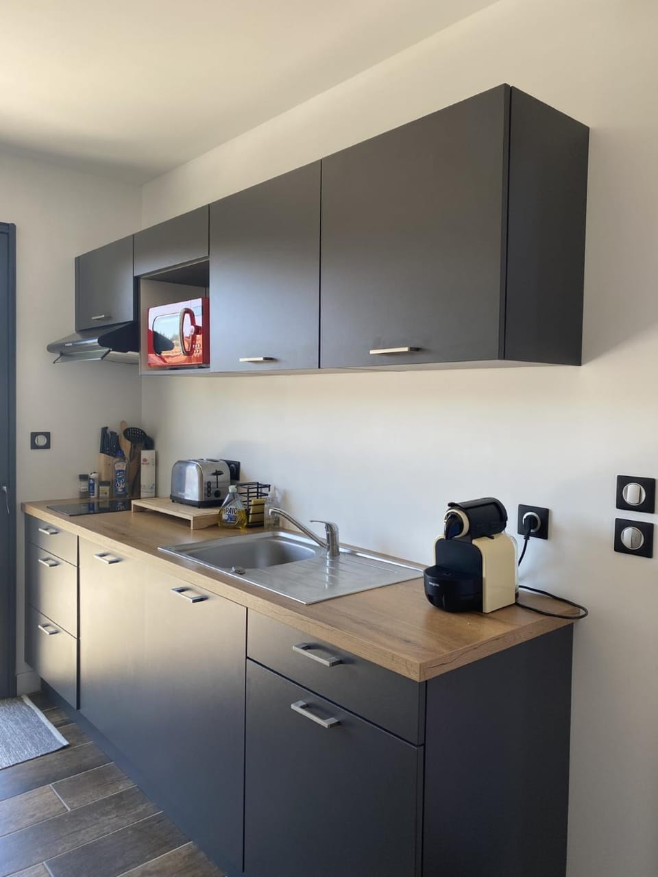 Kitchen or kitchenette