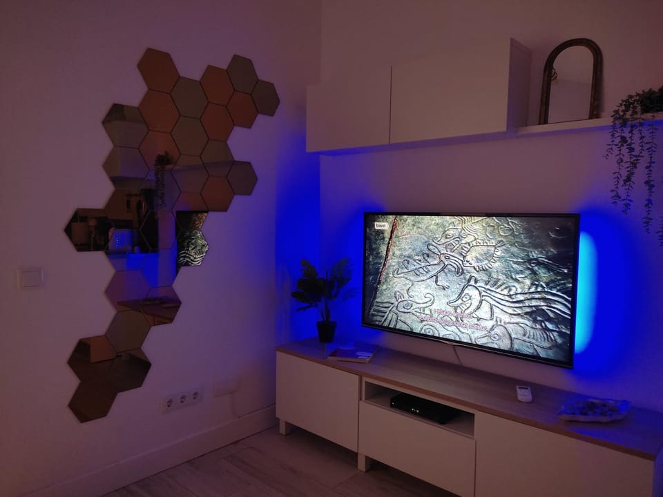 Communal lounge/ TV room, TV and multimedia