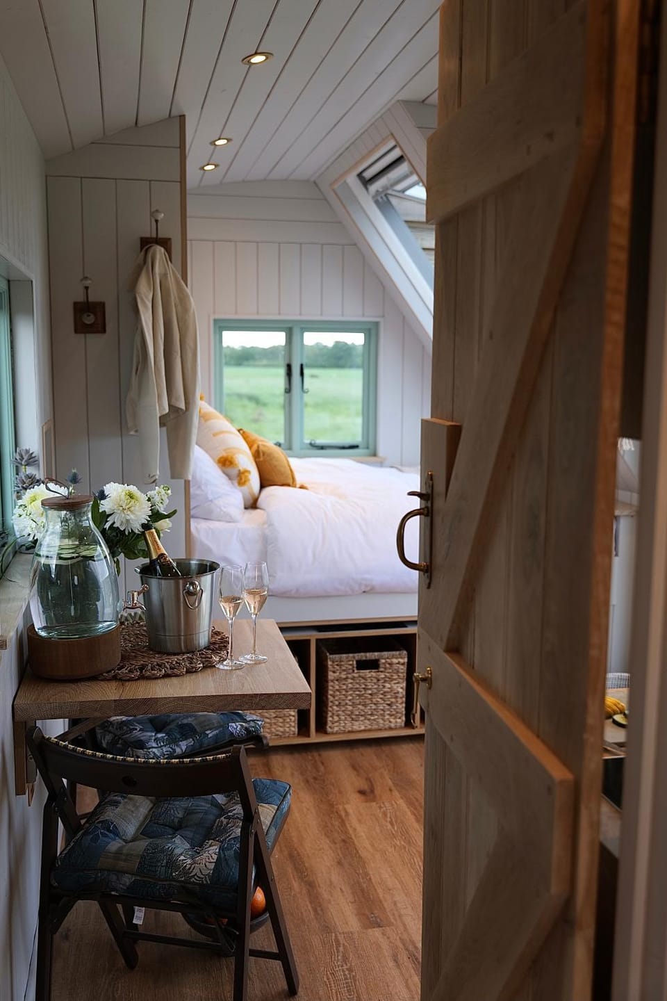 Luxury Retreat 30mins Taxi Ride From West London House in England
