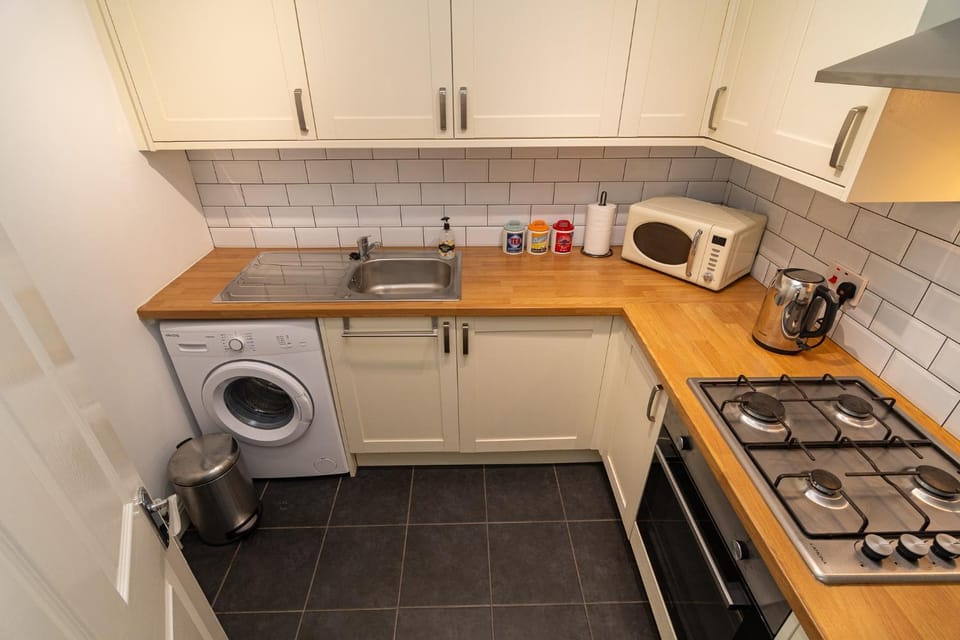 Coffee/tea facilities, furniture, pet friendly, stove, washing machine, kitchen