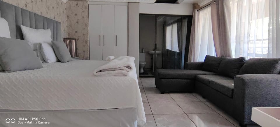 016 Guest House Bed and Breakfast in Gauteng
