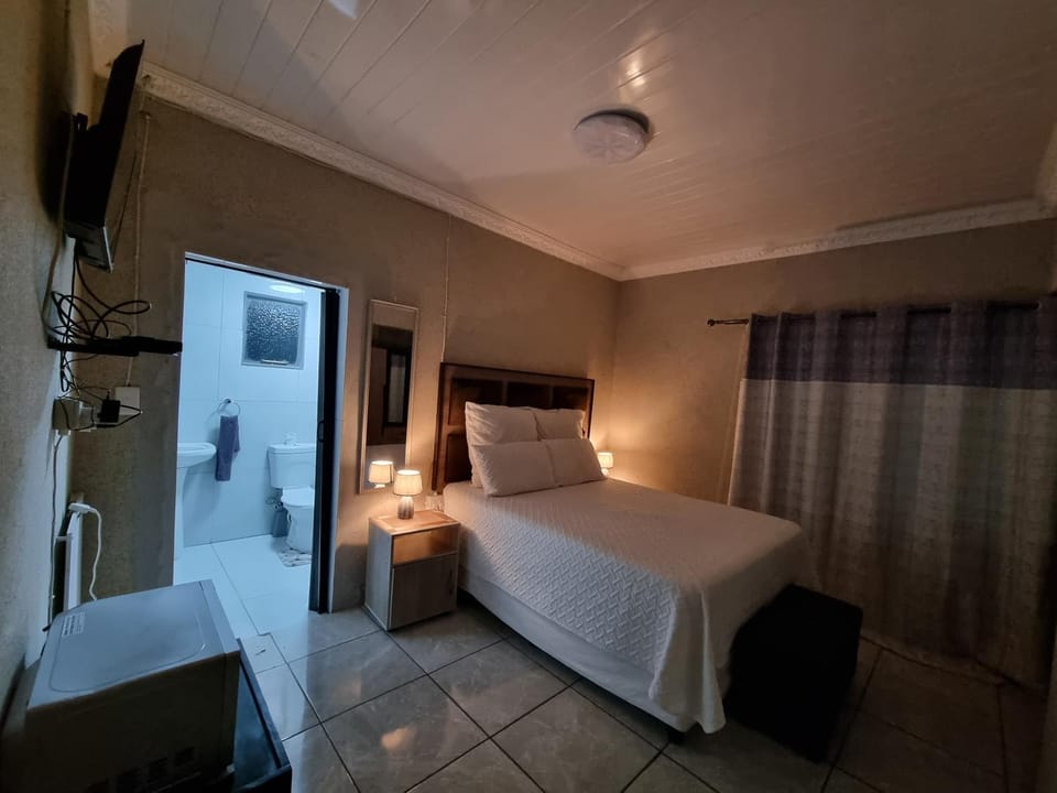 016 Guest House Bed and Breakfast in Gauteng