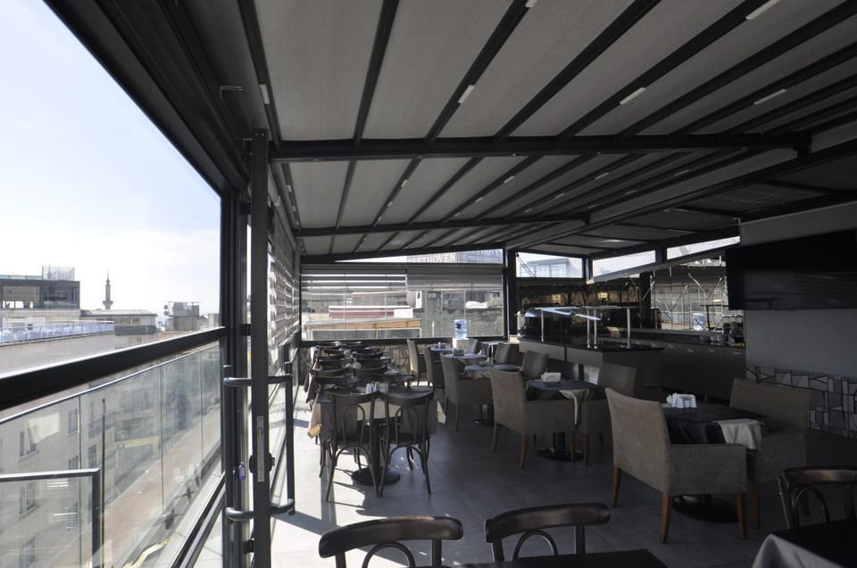 Restaurant/places to eat, Day, TV and multimedia, View (from property/room), Balcony/Terrace, Banquet/Function facilities, City view, Sea view, Breakfast, Buffet breakfast
