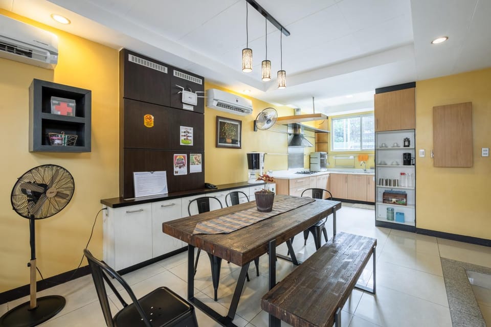 Dining area, kitchen, air conditioner