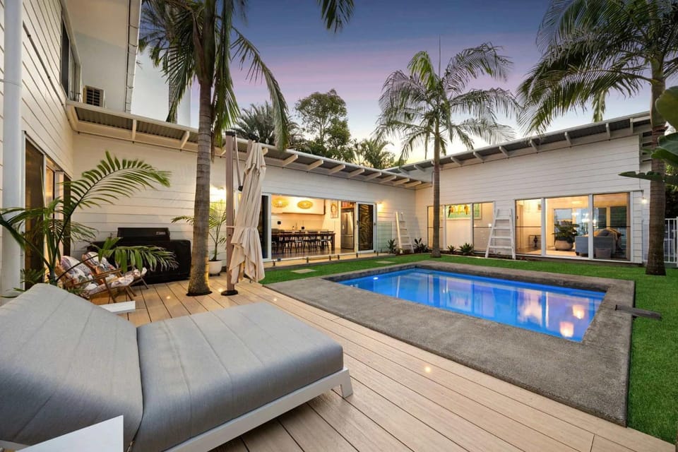 Barra Luxe Beach House 4BR Yaroomba Beach Stay House in Coolum Beach