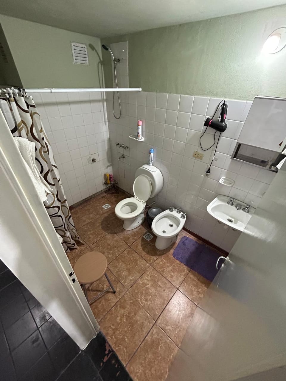 Shower, Toilet, Bathroom, bidet, towels