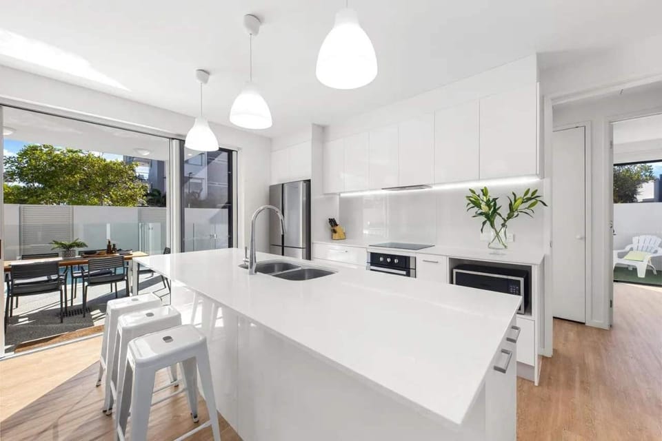 Waves Beach House House in Sunshine Coast