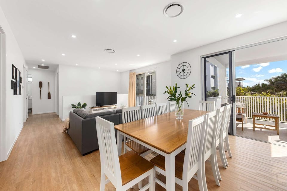 Waves Beach House House in Sunshine Coast