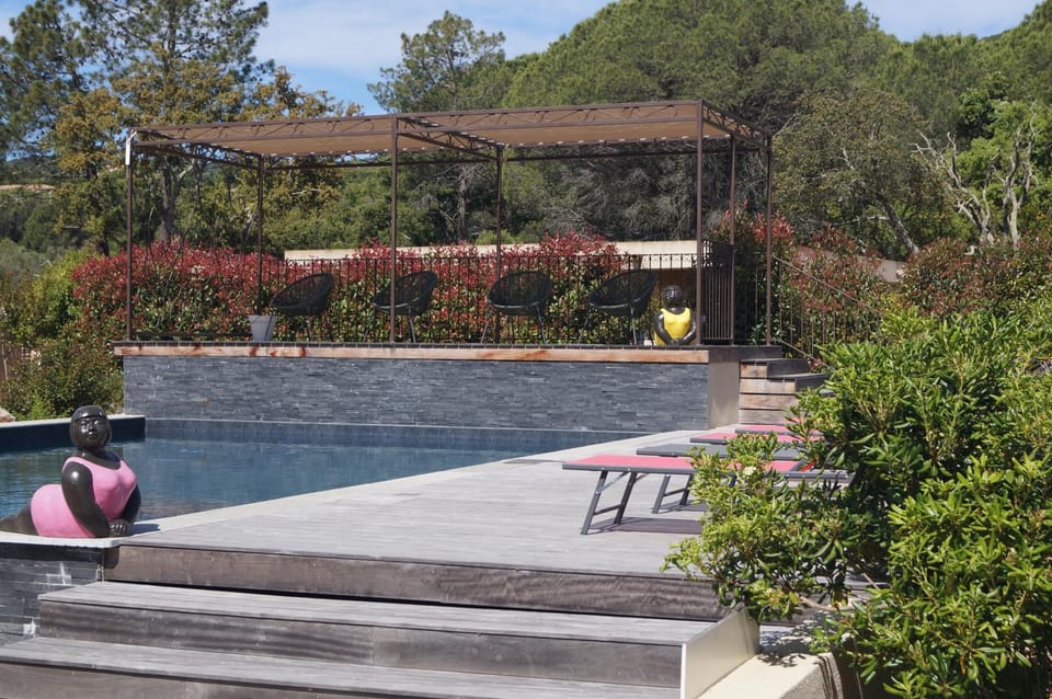 Area and facilities, Swimming pool, furniture