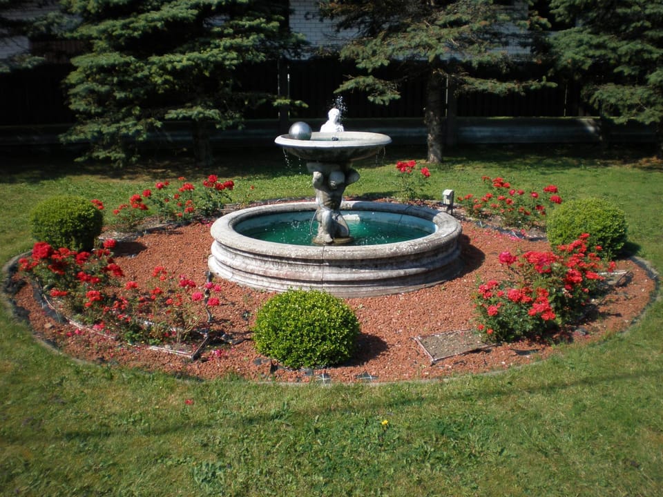 Decorative detail, Garden view