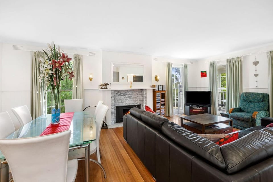 Noble Villa - BYO Linen Villa in Anglesea