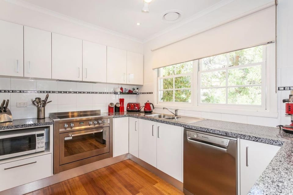 Noble Villa - BYO Linen House in Anglesea