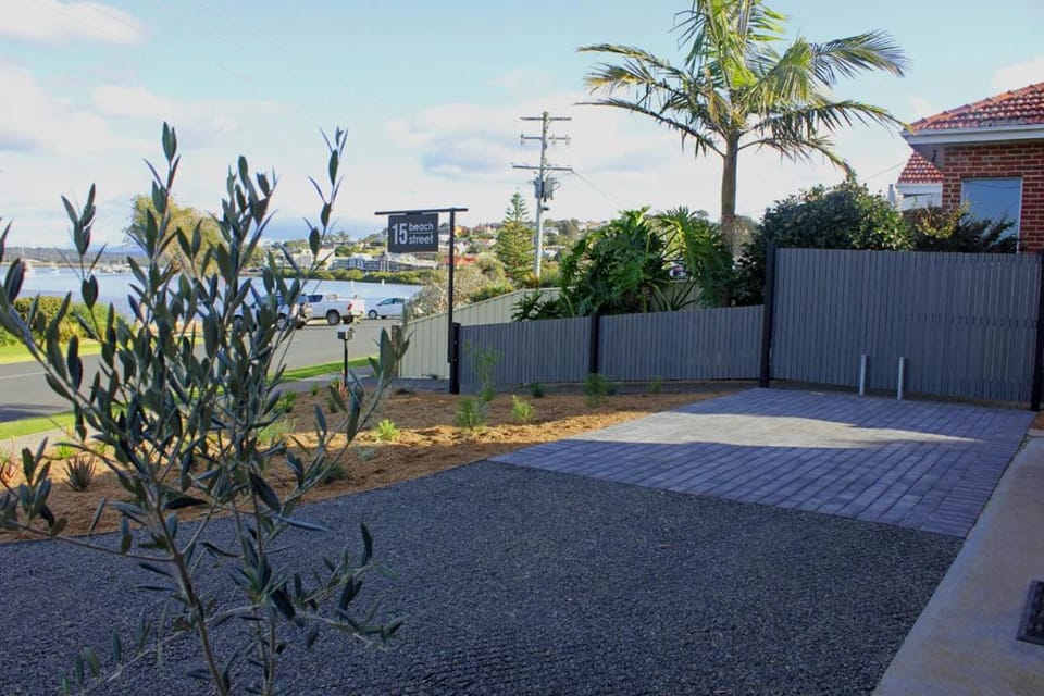 Garden, Parking