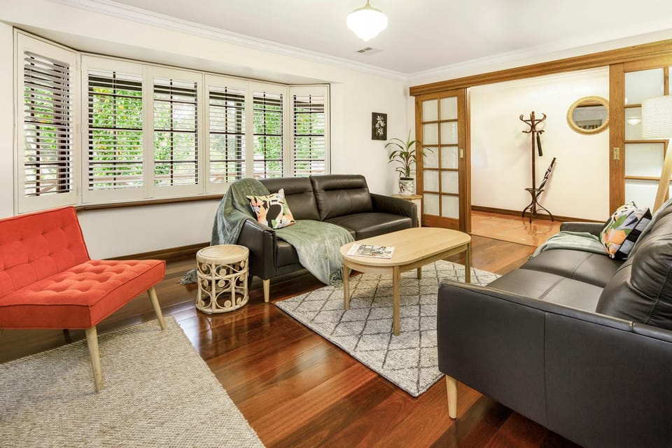 Redgum-Retreat, 4Bdrm Sleeps 8 Wildlife House in Adelaide