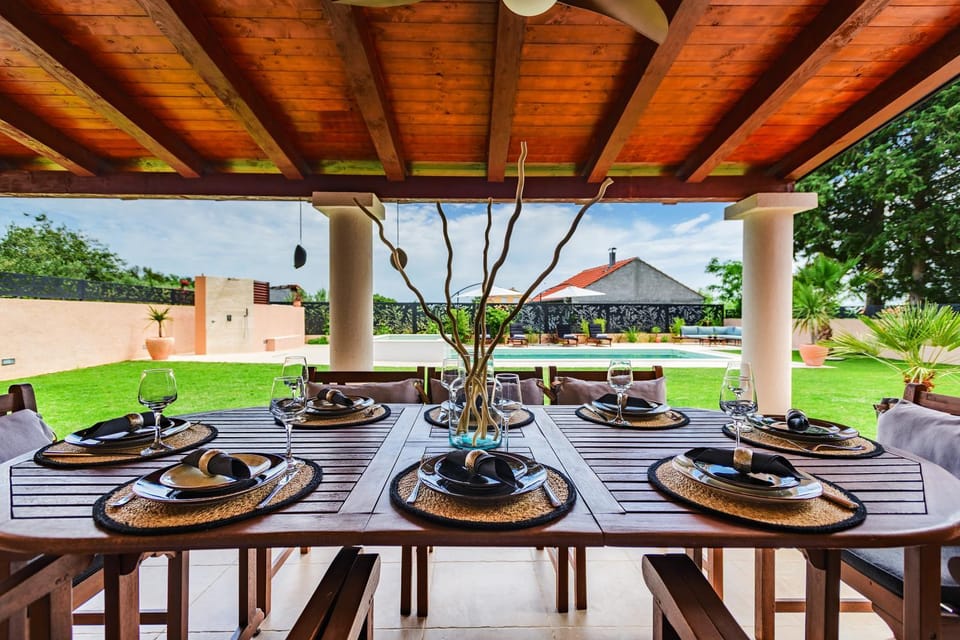 Patio, Balcony/Terrace, Seating area, Dining area, Garden view