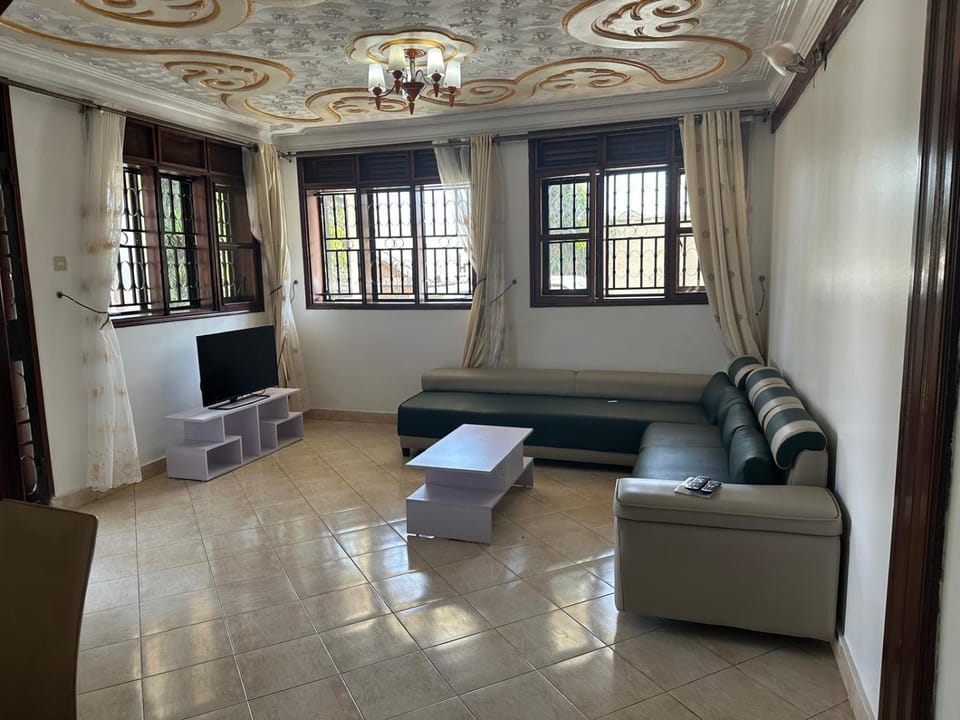 Prax suits Villa in Kampala