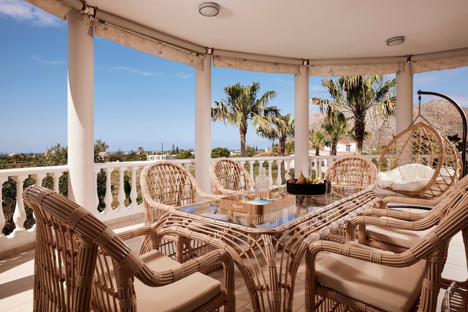 Natural landscape, View (from property/room), Balcony/Terrace, Balcony/Terrace, Seating area, Dining area