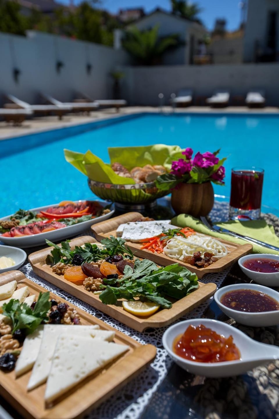 Day, Food and drinks, Food, Swimming pool, Breakfast, Drinks