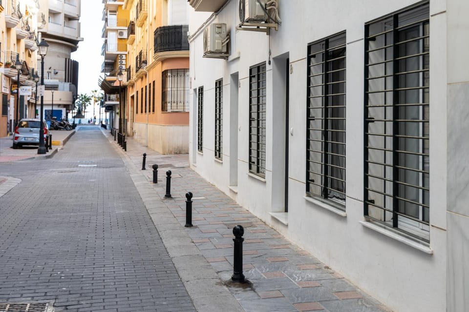 Property building, Facade/entrance, Off site