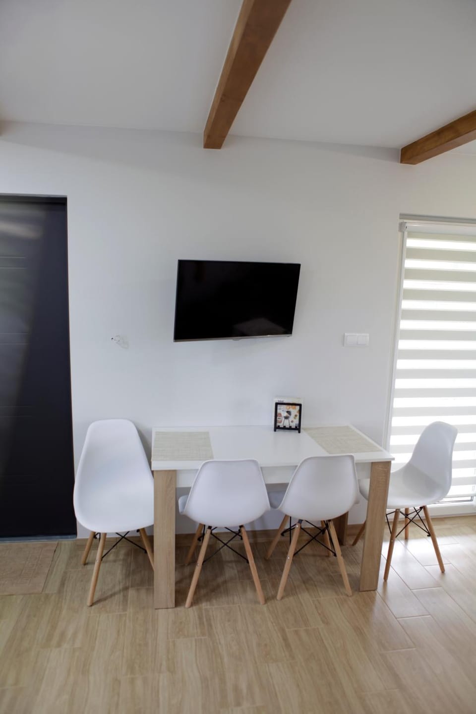 TV and multimedia, Dining area