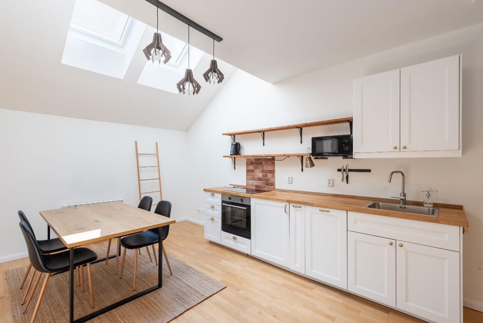 Kitchen or kitchenette, Dining area, oven, stove