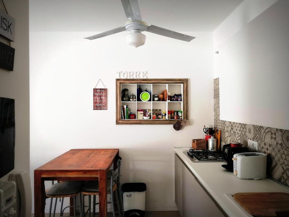 Coffee/tea facilities, Kitchen or kitchenette