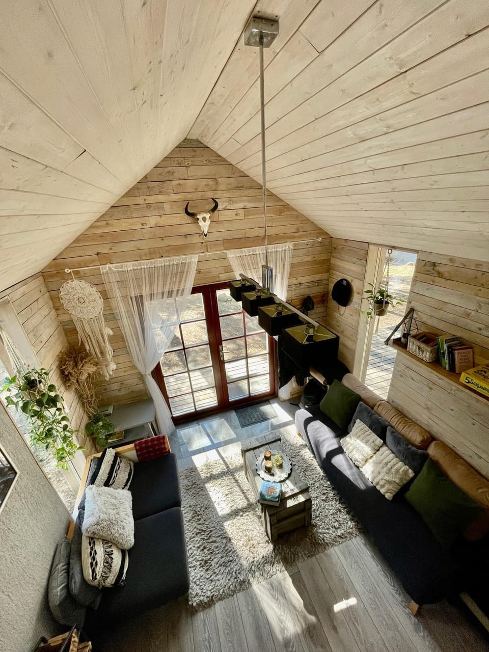 Living room, Photo of the whole room