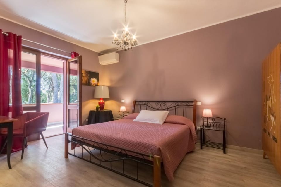 Bed, Balcony/Terrace, Photo of the whole room, Seating area, Bedroom, furniture, air conditioner