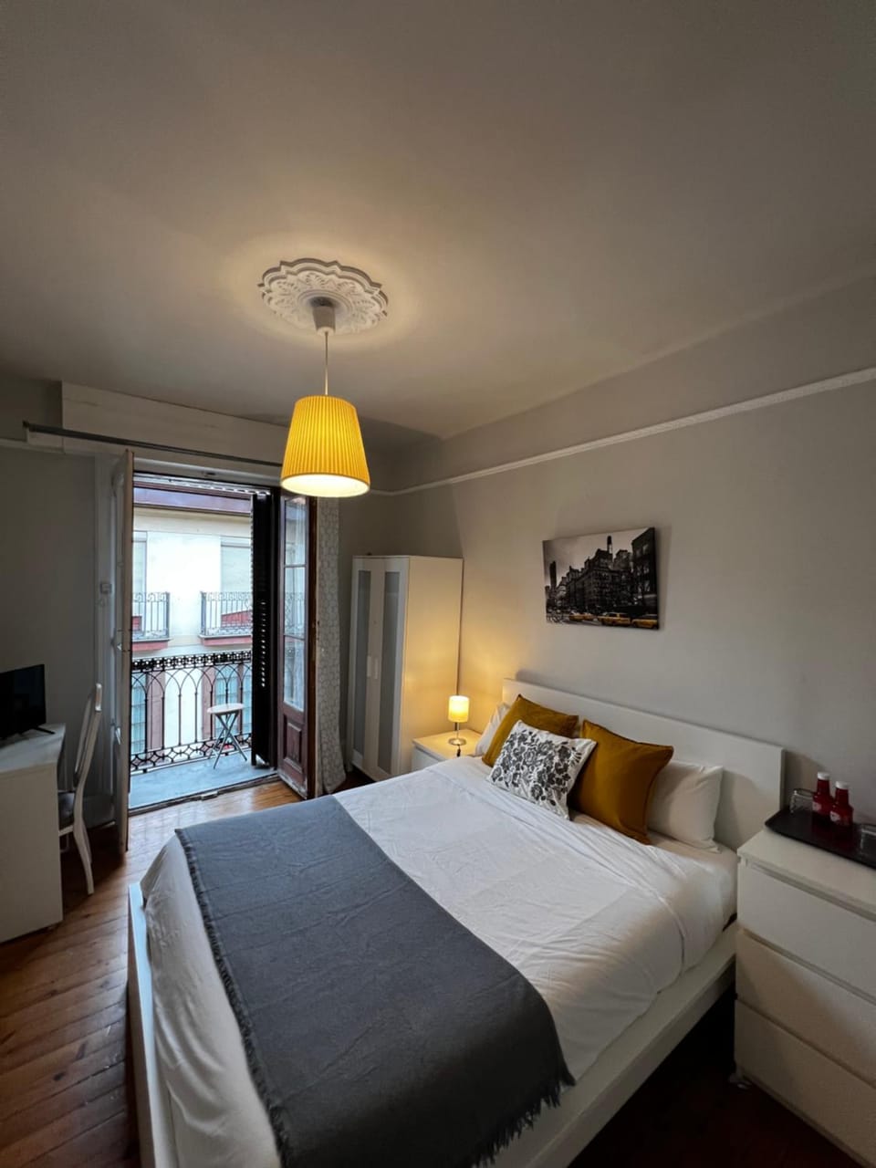 Pensión Matilde Bed and Breakfast in Bilbao