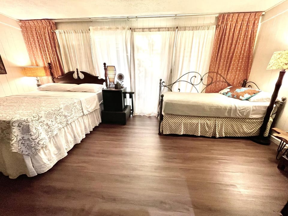 Shaka Shak Guest House Bed and Breakfast in Hilo