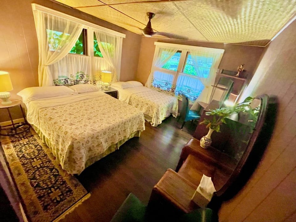 Shaka Shak Guest House Bed and Breakfast in Hilo