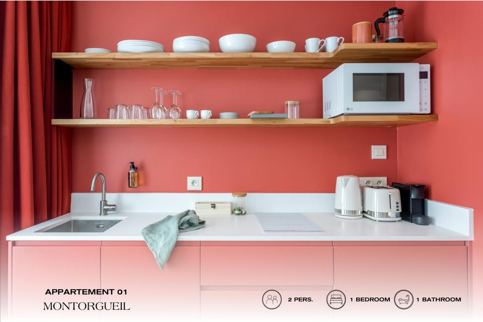 Coffee/tea facilities, Kitchen or kitchenette, dishwasher, stove