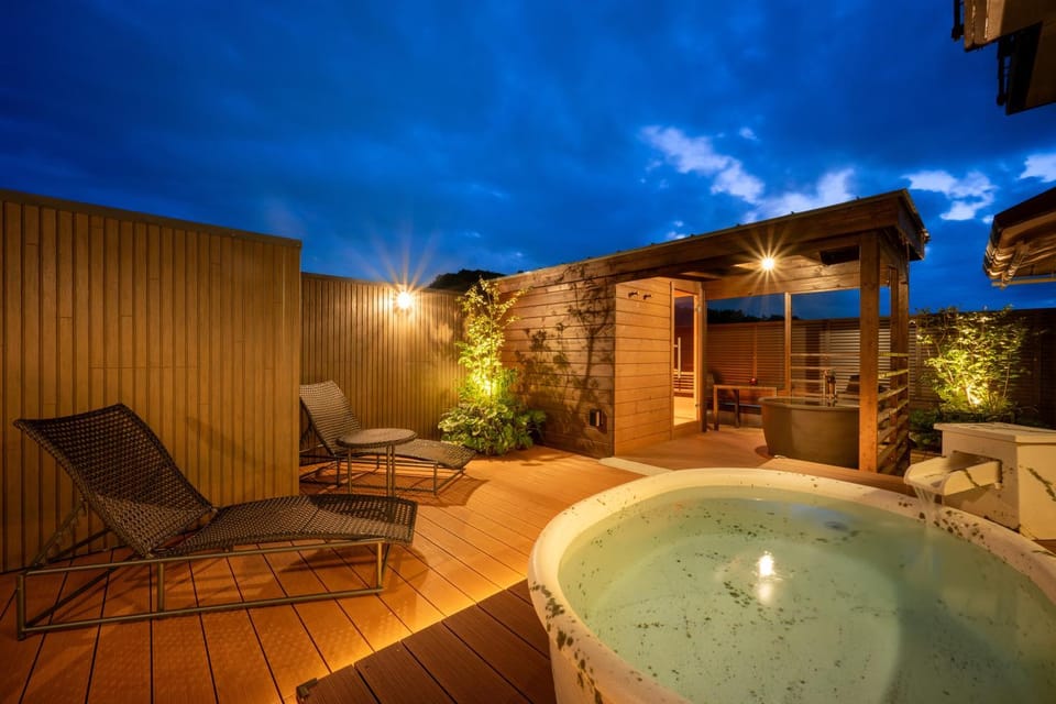 Natural landscape, Sauna, Bathroom, View (from property/room), Balcony/Terrace