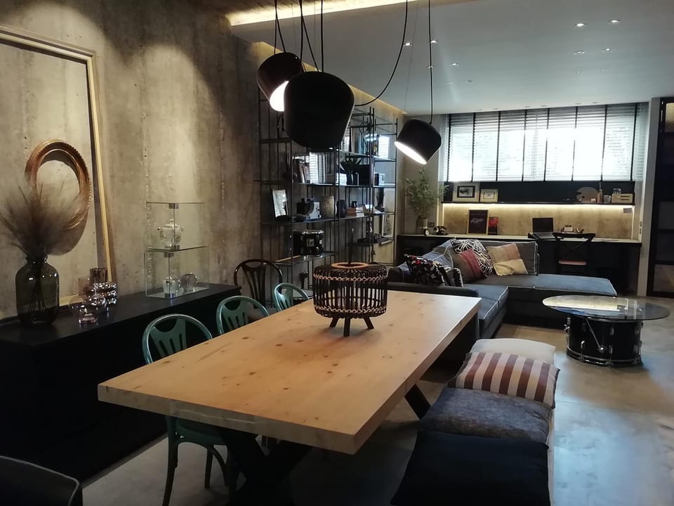 Seating area, Dining area