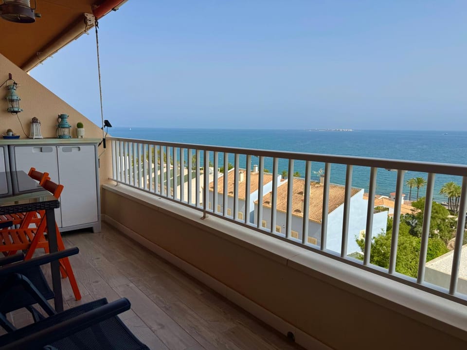 Apartamento en Santa Pola frente al mar con ascensor Apartment in Santa Pola