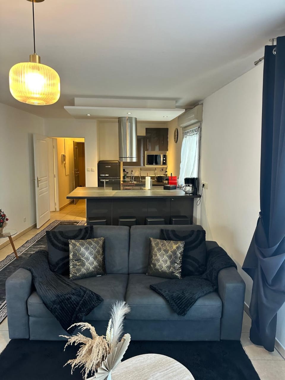 Superbe appartement tout équipé avec parking. Apartment in Marseille